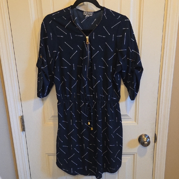 Navy Blue Arrow Patterned Dress - Picture 3 of 6